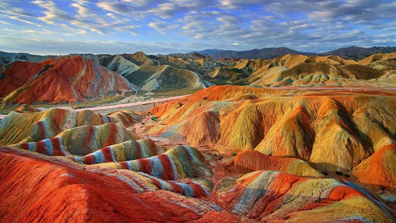 بهترین مکان های دیدنی جزیره هرمز کجاست؟ 5 Rainbow Valley