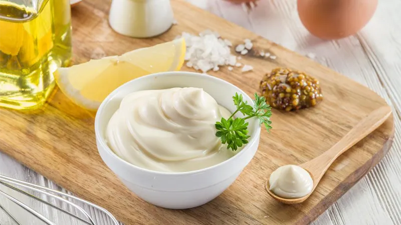 6 مورد از خواص مایونز برای مو 4 مواد مغزی سس مایونز برای مو