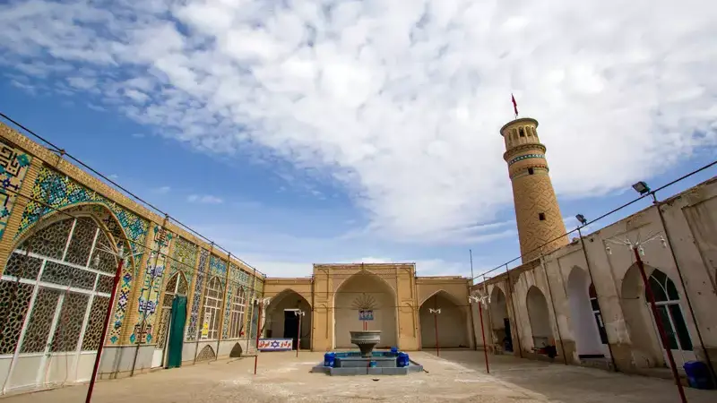 16 تا از بهترین جاهای دیدنی کاشان 16 مسجد جامع کاشان