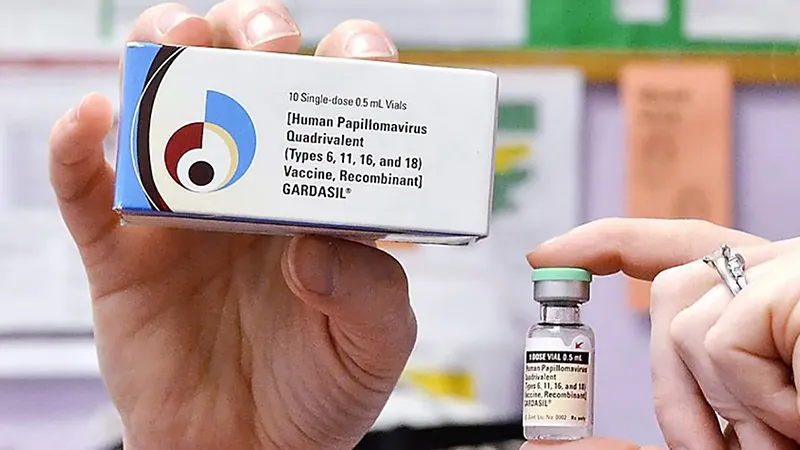 چرا باید واکسن گارداسیل (HPV) بزنیم؟ 4 واکسن گارداسیل (HPV)