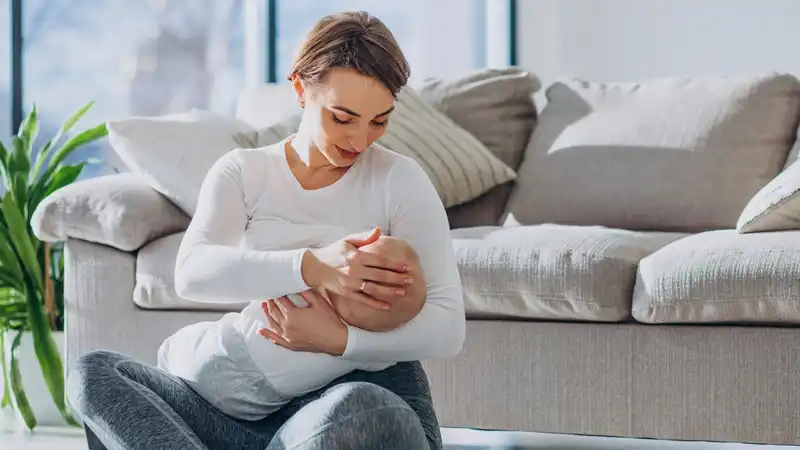 همه چیز درباره تغذیه با شیر مادر 2 فواید تغذیه با شیر مادر